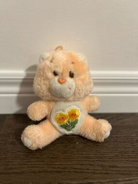 Vintage 1983 Care Bears small plush bear 
FRIEND BEAR Flowers bear